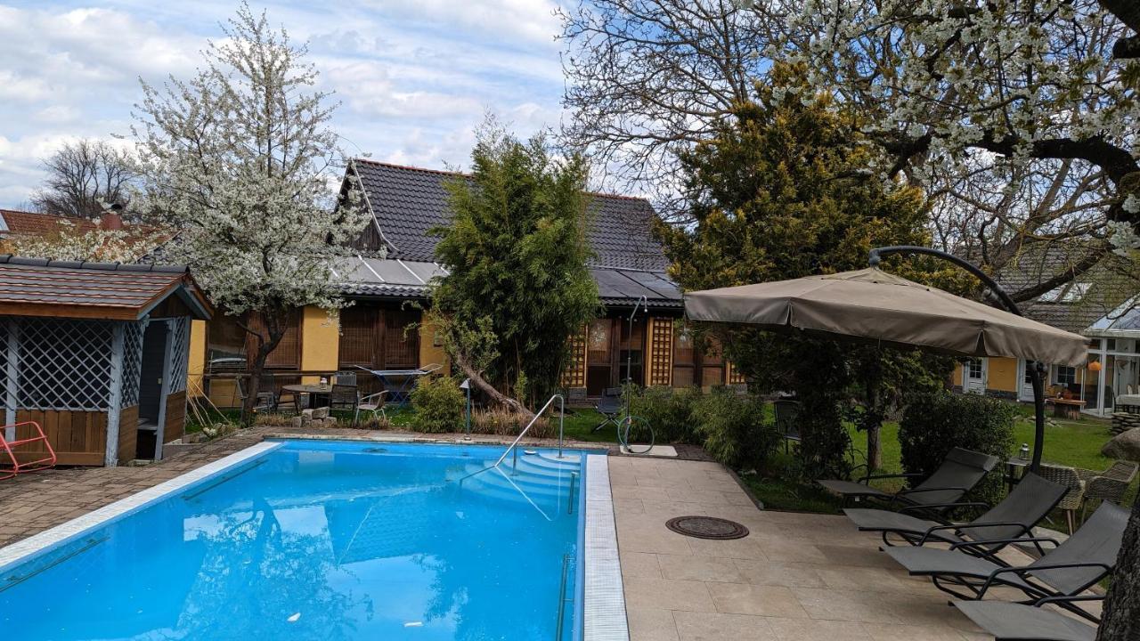 Hotel Fuenf Linden Straupitz Esterno foto