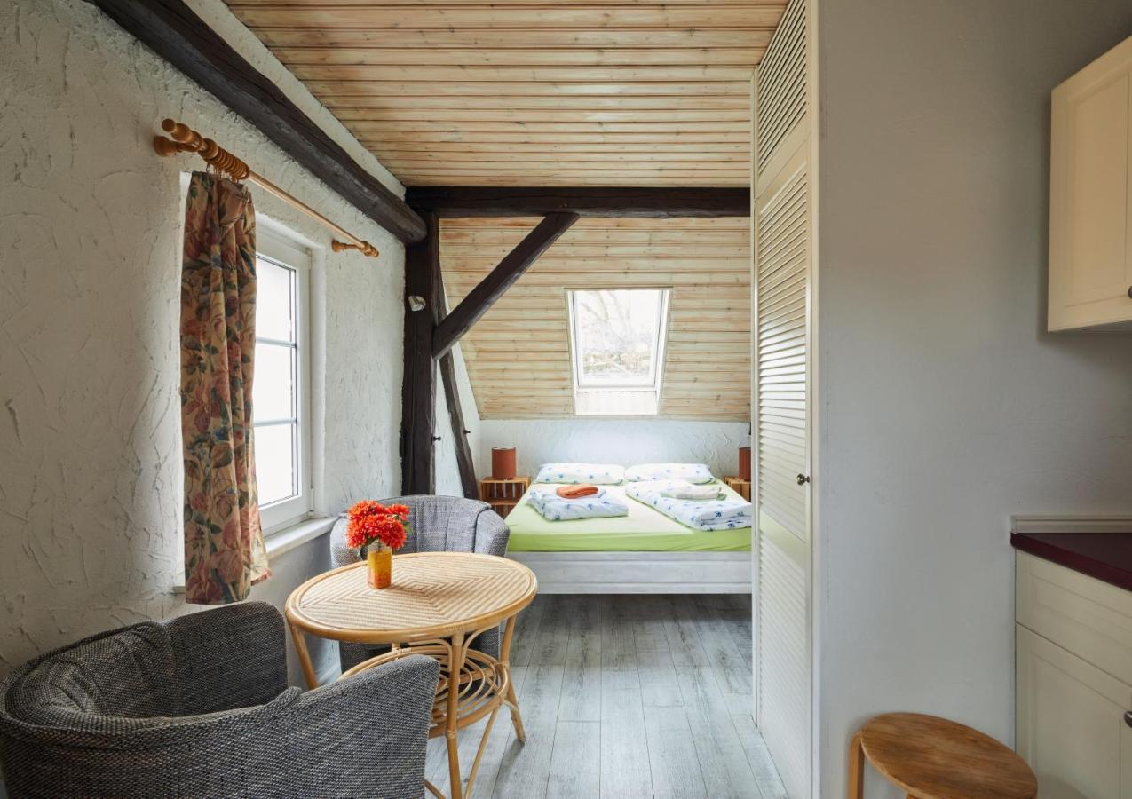 Hotel Fuenf Linden Straupitz Esterno foto