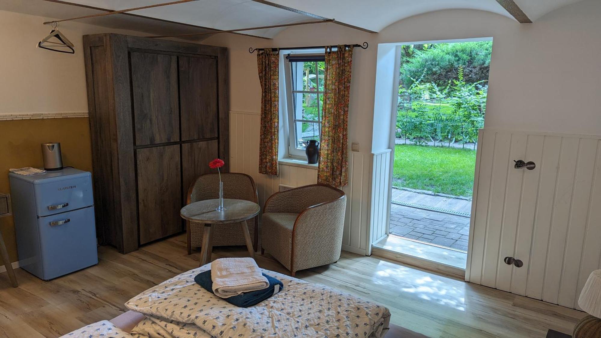 Hotel Fuenf Linden Straupitz Esterno foto