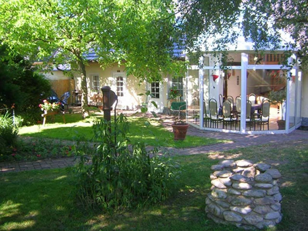 Hotel Fuenf Linden Straupitz Esterno foto